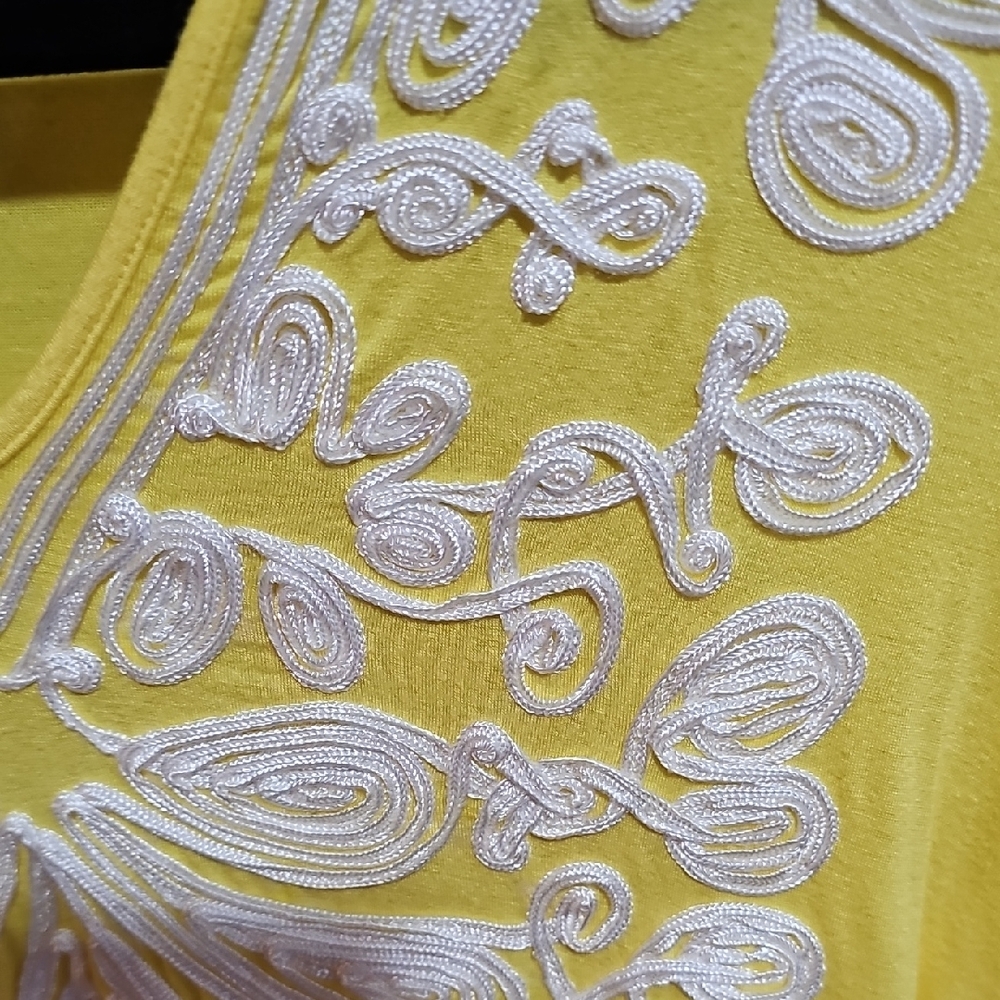 Elegant Yellow Embroidered Women's Tunic - Picture 2 of 2